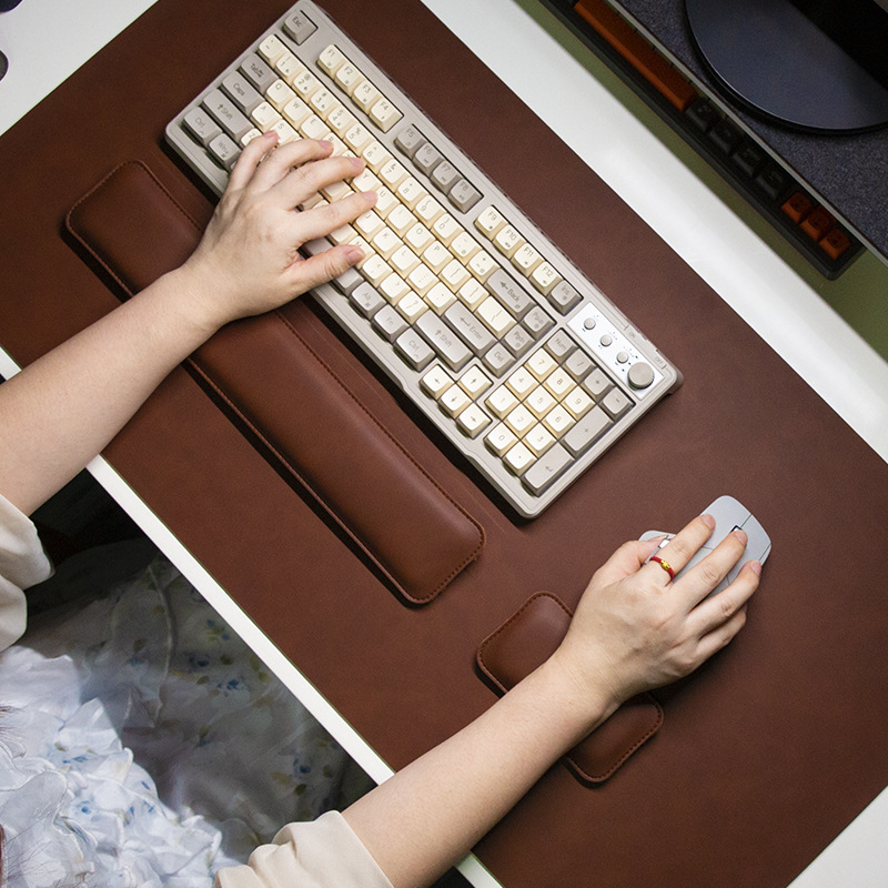 سجادة مكتب مقاومة للماء من الب - مراجعة Keyboard Wrist Pad Leather وسعره
